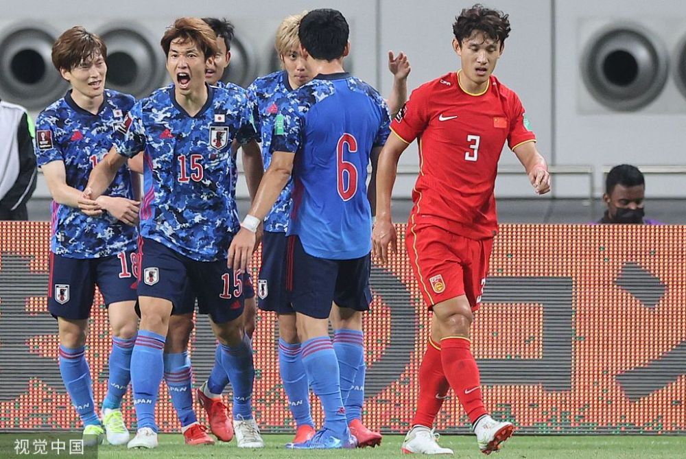 于是他不敢耽搁，立刻对洪五爷说：五爷，我有点事情要先去处理一下，等我处理完了再过来。